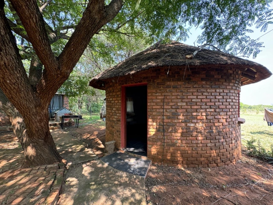 6 Bedroom Property for Sale in Hartbeespoort Rural North West